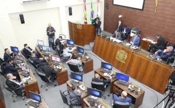 FLORIANÓPOLIS: VEREADORES APROVAM NOVO INSTRUMENTO DE COMBATE À VIOLÊNCIA CONTRA AS MULHERES