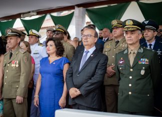 GOVERNADOR JORGINHO MELLO PRESIDE TROCA DE COMANDO NA POLÍCIA MILITAR DE SC