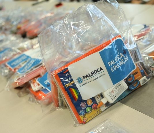 PALHOÇA: ALUNOS DA REDE MUNICIPAL DE ENSINO VÃO RECEBER KITS ESCOLARES