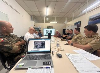 PALHOÇA MONTA OPERAÇÃO PARA COIBIR DESPEJO DE ESGOTO EM RIOS QUE DESEMBOCAM NO MAR