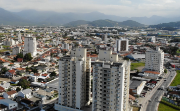 NA PONTA EM SC: PALHOÇA DESPONTA NA GERAÇÃO DE EMPREGOS EM 2023