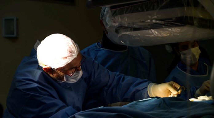 INSTITUTO DE CARDIOLOGIA DE SC REALIZA CIRURGIA PIONEIRA DE INSUFICIÊNCIA DO CORAÇÃO
