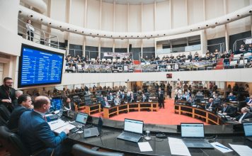 UNANIMIDADE: DEPUTADOS APROVAM REFORMA ADMINISTRATIVA DO GOVERNO DE SC