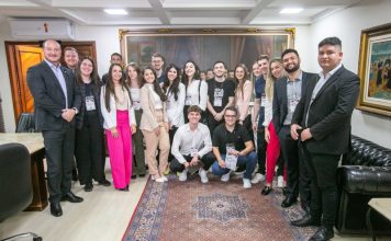 ESTÁGIO VISITA: UNIVERSITÁRIOS CONHECEM A ESTRUTURA E FUNCIONAMENTO DA ASSEMBLEIA LEGISLATIVA