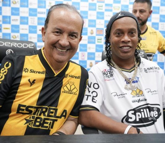 JOGO DAS ESTRELAS: JORGINHO MELLO E RONALDINHO GAÚCHO CELEBRAM A SOLIDARIEDADE