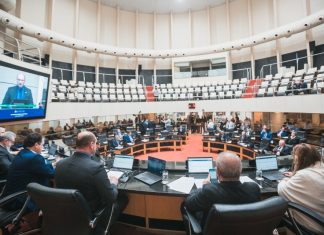 ALESC: DEPUTADOS APROVAM PROGRAMA UNIVERSIDADE GRATUITA EM SANTA CATARINA