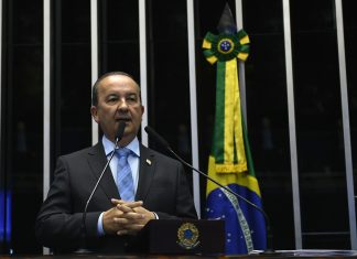 GOVERNADOR JORGINHO MELLO DEFINE COMO “MANICÔMIO” O SISTEMA TRIBUTÁRIO NO BRASIL