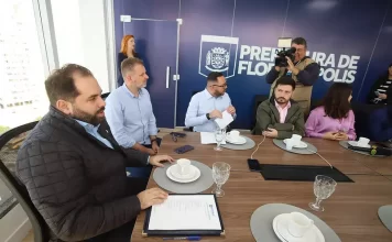 TRANSPORTE MARÍTIMO EM FLORIANÓPOLIS: PREFEITO INTERINO JOÃO COBALCHINI VAI À BRASÍLIA EM BUSCA DE RECURSOS