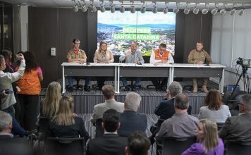 CHUVAS: GOVERNO DE SANTA CATARINA ANUNCIA R$ 650 MILHÕES PARA RECONSTRUÇÃO DAS CIDADES