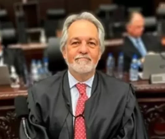 DESEMBARGADOR JOÃO HENRIQUE BLASI ASSUME O GOVERNO DE SANTA CATARINA