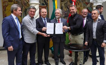GOVERNO DO ESTADO E PREFEITURA ASSINAM CONVÊNIO PARA OBRAS DE REURBANIZAÇÃO DA PRAÇA TANCREDO NEVES EM FLORIANÓPOLIS