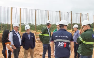PREFEITURA COBRA AGILIDADE DA CASAN NAS OBRAS DA ESTAÇÃO DE ESGOTO EM SÃO JOSÉ