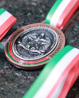 ALESC: COMENDA DO LEGISLATIVO CATARINENSE VAI HOMENAGEAR 43 INSTITUIÇÕES E PERSONALIDADES