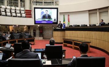 SC: ASSEMBLEIA LEGISLATIVA REPUDIA COMPORTAMENTO AGRESSIVO DO PRESIDENTE DA FESPORTE EM AUDIÊNCIA PÚBLICA