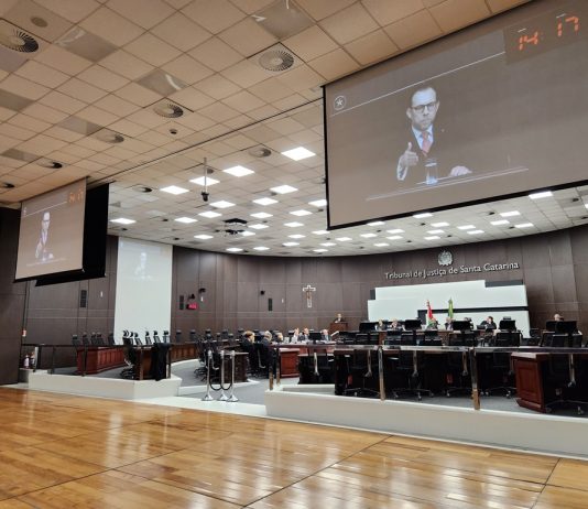 DECISÃO DO TRIBUNAL DE JUSTIÇA EXTINGUE AÇÃO CONTRA O PROGRAMA UNIVERSIDADE GRATUITA EM SC
