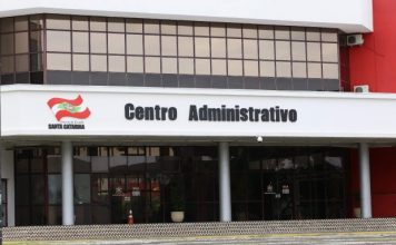SC: GOVERNADOR JORGINHO EMPOSSA OS NOVOS INTEGRANTES DO PRIMEIRO ESCALÃO