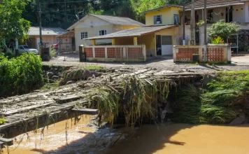 CHUVAS EM SÃO JOSÉ: FORÇA TAREFA RECUPERA INFRAESTRUTURA DO BAIRRO COLÔNIA SANTANA