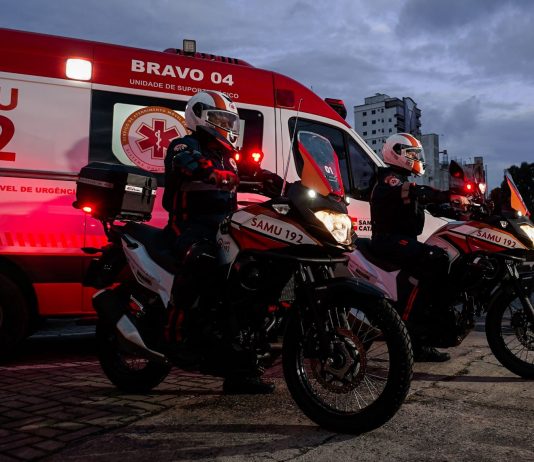“A VIDA NÃO PODE ESPERAR”: SAMU DE SC IMPLANTA SERVIÇOS DE EMERGÊNCIA COM MOTOCICLETAS
