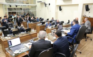 MORADORES DE RUA: CÂMARA MUNICIPAL DE FLORIANÓPOLIS APROVA INTERNAÇÃO INVOLUNTÁRIA