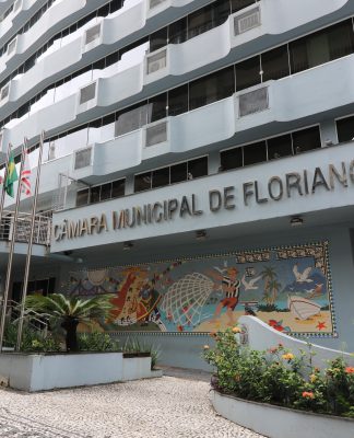 351 ANOS DE FLORIPA: CÂMARA MUNICIPAL OUTORGA MEDALHAS “ANTONIETA DE BARROS” E “JOÃO DAVI FERREIRA LIMA”