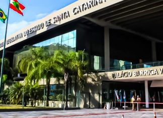 “ALESC ITINERANTE”: SESSÕES PLENÁRIAS E DE COMISSÕES COMEÇAM A PERCORRER REGIÕES DE SANTA CATARINA