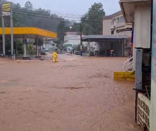 CHUVAS EM SANTA CATARINA: CIDADES VÃO RECEBER R$ 5 MILHÕES DA ASSEMBLEIA LEGISLATIVA