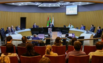 TRIBUNAL DE CONTAS APROVA CONTAS DE 2023 DO GOVERNO JORGINHO MELLO EM SANTA CATARINA