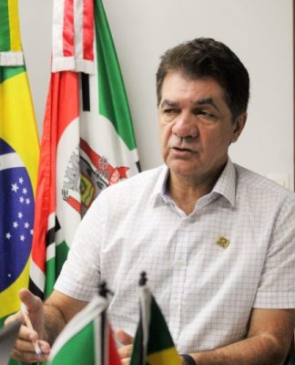 PRISÃO DE CLESIO SALVARO: PREFEITO DE CRICIÚMA É APONTADO COMO PEÇA-CHAVE NO ESQUEMA DE FUNERÁRIAS
