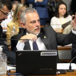 PROJETO DO SENADOR BETO MARTINS REFORÇA NORMAS DE SEGURANÇA CONTRA ATAQUES EM ESCOLAS
