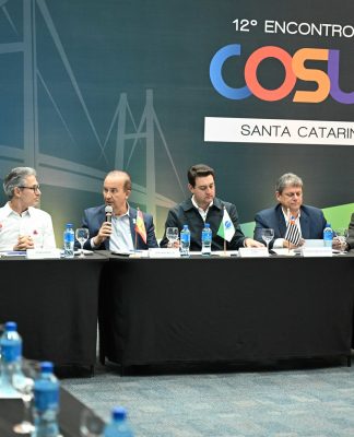COSUD EM SC: GOVERNADORES DISCUTEM SEGURANÇA PÚBLICA, MEIO AMBIENTE E DÍVIDAS DOS ESTADOS