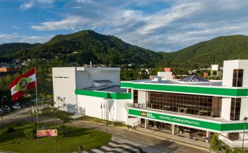 GOVERNO DE SANTA CATARINA PAGA 13o. E ANTECIPA QUITAÇÃO DE SALÁRIOS DE DEZEMBRO