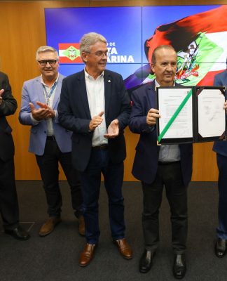 ESCOLAS ESTADUAIS DE SANTA CATARINA RECEBERÃO SISTEMA DE ENERGIA SOLAR