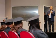 BLUMENAU: JORGINHO MELLO PARTICIPA DE FORMATURA ACADÊMICA DE PACIENTES COM DOENÇAS REAIS GRAVES