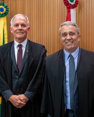 DECISÃO POR ACLAMAÇÃO: ELEITOS OS NOVOS PRESIDENTE E VICE DO TRIBUNAL REGIONAL ELEITORAL DE SANTA CATARINA