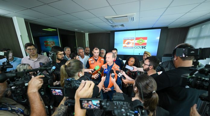 CHUVAS PREOCUPANTES: GOVERNADOR JORGINHO MELLO GARANTE SOCORRO E PRESENÇA PERMANENTE DO ESTADO