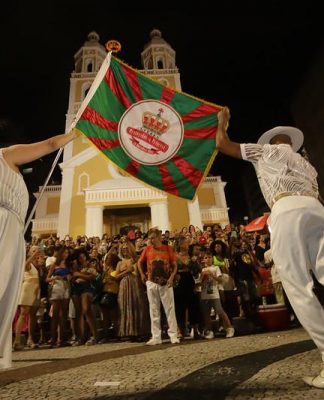“ESQUENTA CARNAVAL”: ESCOLAS DE SAMBA RETOMAM APRESENTAÇÕES NA PRAÇA XV EM FLORIANÓPOLIS