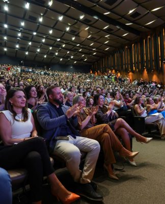 10.000 VAGAS: PROFESSORES APROVADOS EM CONCURSO SÃO NOMEADOS PELO GOVERNADOR JORGINHO MELLO
