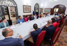 GOVERNO JORGINHO MELLO: “CONTAS EM DIA, DESPESAS SOB CONTROLE E LIVRE DO CHEQUE ESPECIAL”