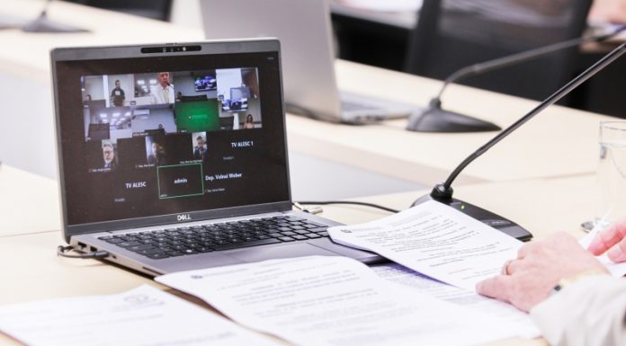 ALESC: PRESIDENTES DA CELESC E FIESC SÃO CONVIDADOS PARA DEBATER ECONOMIA E SERVIÇOS COM OS DEPUTADOS