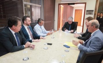 ALESC: PARLAMENTARES DA BANCADA DO SUL PEDEM AUDIÊNCIA COM LULA SOBRE SITUAÇÃO DO MORRO DOS CAVALOS