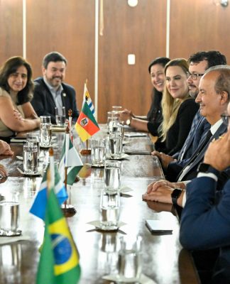 INTEGRAÇÃO LOGÍSTICA SUL-AMERICANA: GOVERNADOR JORGINHO MELLO PARTICIPA DE ENCONTRO DO CODESUL EM BRASÍLIA