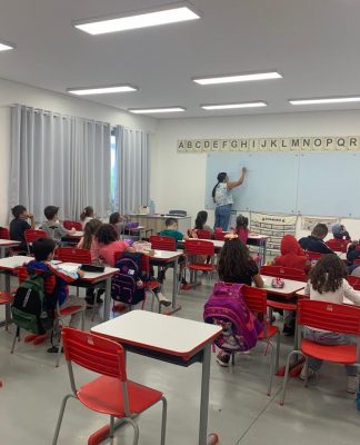 PREFEITURA DE FLORIANÓPOLIS ABRE VAGAS PARA SUBSTITUTOS NA REDE MUNICIPAL DE ENSINO