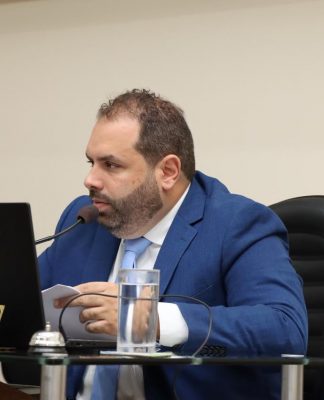 PREFEITO DE FLORIANÓPOLIS SANCIONA LEI QUE PADRONIZA SIGLA PARA PESSOA COM DEFICIÊNCIA