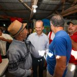 PESCADORES ARTESANAIS DE FLORIANÓPOLIS COMEMORAM A ABERTURA DA SAFRA DA TAINHA