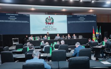 PARLAMENTO CATARINENSE APROXIMA-SE DO INTERIOR COM O PROGRAMA “ALESC ITINERANTE”