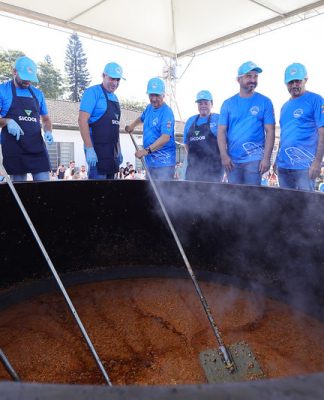 FESTA DA TILÁPIA EM ARMAZÉM: GOVERNADOR JORGINHO MELLO LIBERA INVESTIMENTOS PARA CIDADES DA REGIÃO SUL