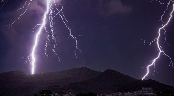 SC: DEFESA CIVIL ALERTA SOBRE CHUVAS INTENSAS E TEMPORAIS ENTRE AMANHÃ E SEXTA