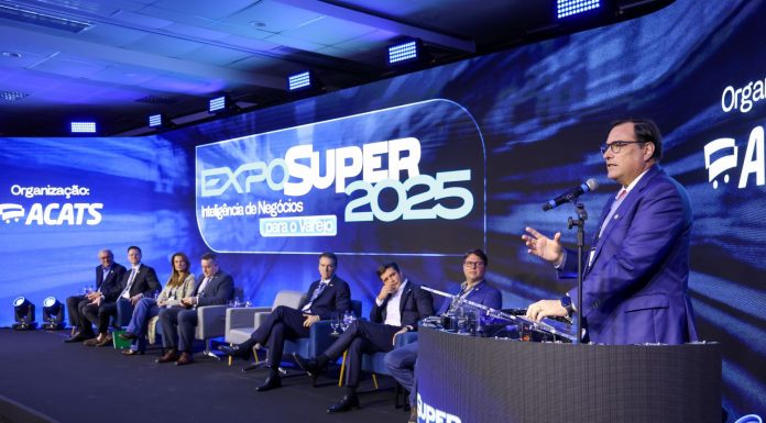 GOVERNADOR EM EXERCÍCIO PARTICIPA DA ABERTURA DA MAIOR FEIRA SUPERMERCADISTA DE SANTA CATARINA