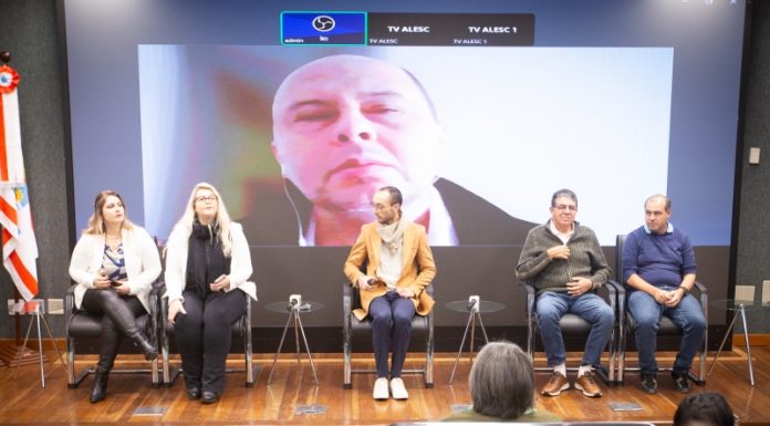 ASSEMBLEIA LEGISLATIVA REÚNE CONSELHOS PARA REFORÇAR PROTAGONISMO DA PESSOA COM DEFICIÊNCIA EM SANTA CATARINA