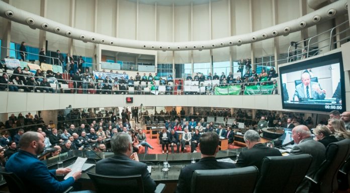 ASSEMBLEIA LEGISLATIVA DEBATE PROPOSTAS PARA APRIMORAR O PROGRAMA UNIVERSIDADE GRATUITA EM SC